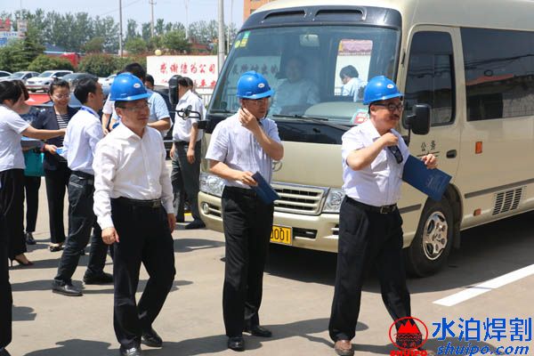 侯典峰、王力舟來水泊焊割